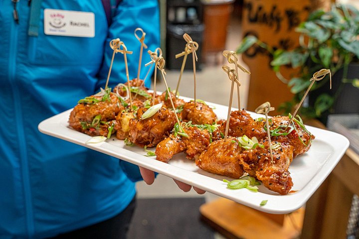 カナダ、バンクーバーのGastown歴史ウォーキングフードツアー。飲食物のテイスティングと史跡が含まれます、写真11 | wizardtrip