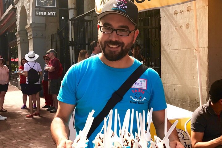 カナダ、バンクーバーのGastown歴史ウォーキングフードツアー。飲食物のテイスティングと史跡が含まれます、写真13 | wizardtrip