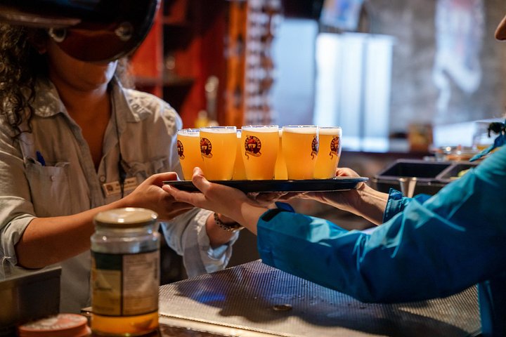 カナダ、バンクーバーのGastown歴史ウォーキングフードツアー。飲食物のテイスティングと史跡が含まれます、写真17 | wizardtrip