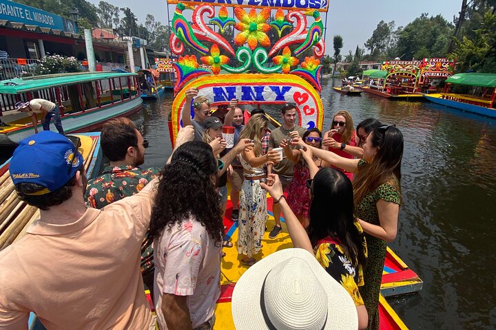 Xochimilco & Fête Mexicaine avec Guacamole & Boissons à Volonté | wizardtrip