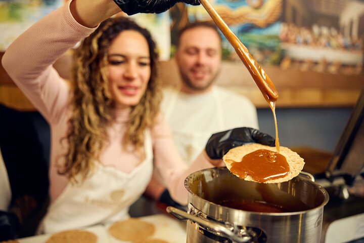 Impara a preparare le tradizionali Stroopwafel olandesi in un laboratorio pratico ad Amsterdam, foto 10 | wizardtrip