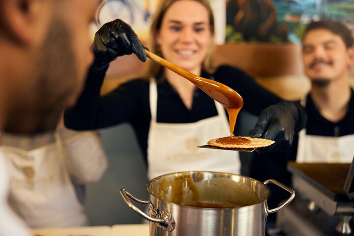 Impara a preparare le tradizionali Stroopwafel olandesi in un laboratorio pratico ad Amsterdam, foto 12 | wizardtrip