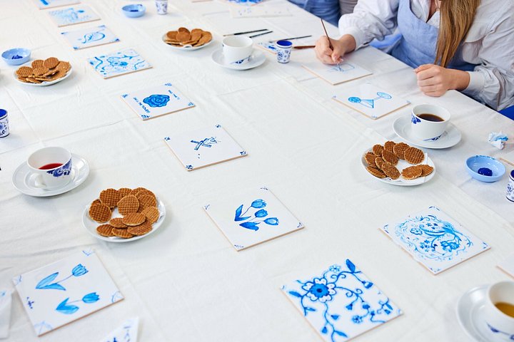 Hands-on Delft Blue flismaling workshop i Amsterdam, som skaper en tradisjonell nederlandsk suvenir, foto 22 | wizardtrip