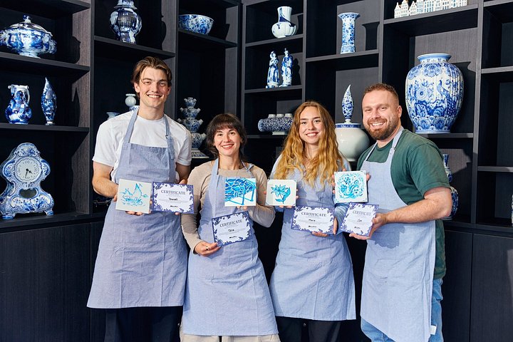 Hands-on Delft Blue flismaling workshop i Amsterdam, som skaper en tradisjonell nederlandsk suvenir, foto 23 | wizardtrip