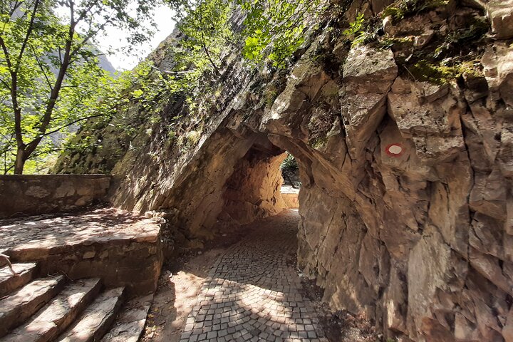 Tour van een halve dag vanuit Skopje naar Millennium Cross, Matka Canyon en Etno Village, foto 8 | wizardtrip