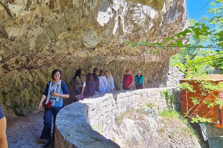 Tour van een halve dag vanuit Skopje naar Millennium Cross, Matka Canyon en Etno Village, foto 10 | wizardtrip