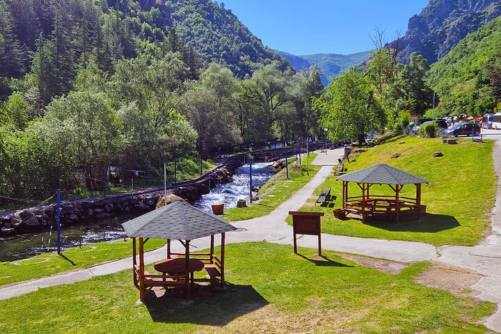 Tour van een halve dag vanuit Skopje naar Millennium Cross, Matka Canyon en Etno Village, foto 24 | wizardtrip