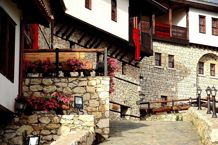 Tour van een halve dag vanuit Skopje naar Millennium Cross, Matka Canyon en Etno Village, foto 28 | wizardtrip