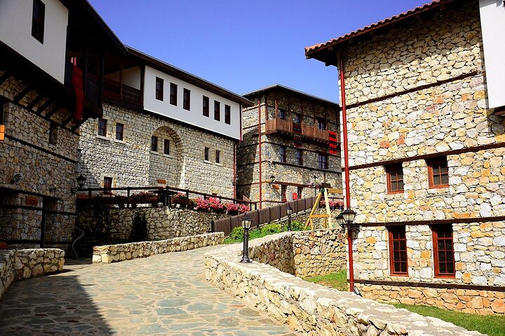 Tour van een halve dag vanuit Skopje naar Millennium Cross, Matka Canyon en Etno Village, foto 30 | wizardtrip