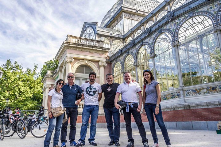 Une visite guidée à vélo explorant les monuments célèbres et les rues charmantes de Madrid, photo 11 | wizardtrip