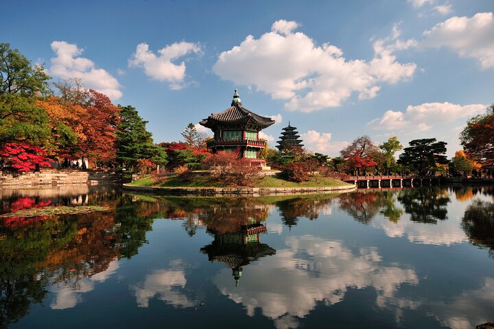 Séoul : Palais Gyeongbok, Village Hanok et Marché Gwangjang | wizardtrip