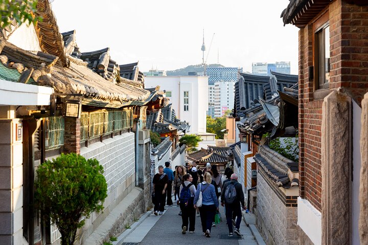 Un tour guiado por el histórico Palacio Gyeongbok de Seúl, la tradicional Aldea Hanok y el bullicioso Mercado Gwangjang, foto 15 | wizardtrip