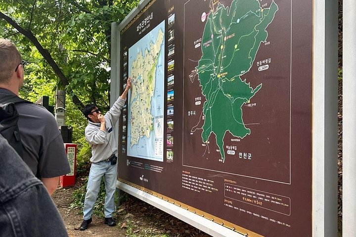 Toeristen verkennen de Gedemilitariseerde Zone (DMZ) in Zuid-Korea, inclusief tunnels en observatoria, foto 21 | wizardtrip
