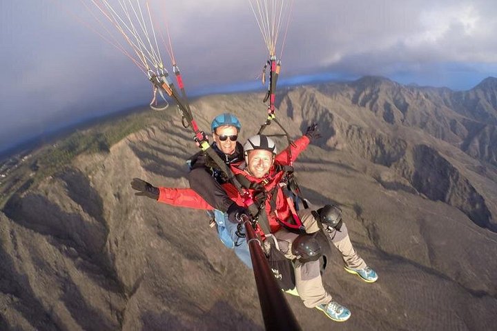 Vol en parapente biplace au-dessus des paysages pittoresques de Tenerife, Espagne, photo 7 | wizardtrip