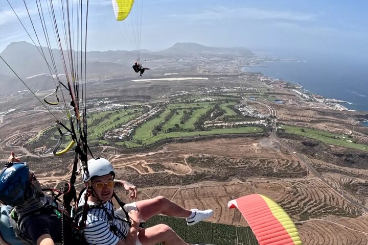 Vol en parapente biplace au-dessus des paysages pittoresques de Tenerife, Espagne, photo 44 | wizardtrip