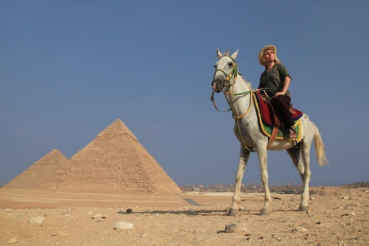 Heldagstur fra Hurghada til Cairo med udforskning af pyramiderne, Sfinksen og egyptiske museer, foto 36 | wizardtrip