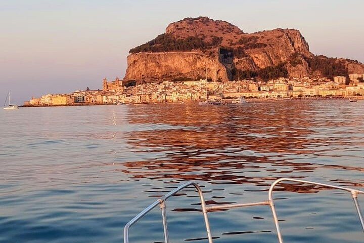 Bootsfahrt entlang der Küste von Cefalù, Sizilien, mit Bademöglichkeiten und Schnorcheln, Foto 9 | wizardtrip
