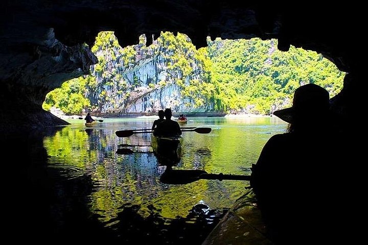 ベトナム、ランハー湾での終日クルーズツアー。カヤック、水泳、景観をお楽しみいただけます、写真18 | wizardtrip