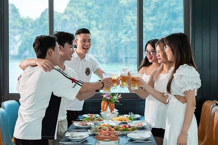 ベトナム、ランハー湾での終日クルーズツアー。カヤック、水泳、景観をお楽しみいただけます、写真24 | wizardtrip