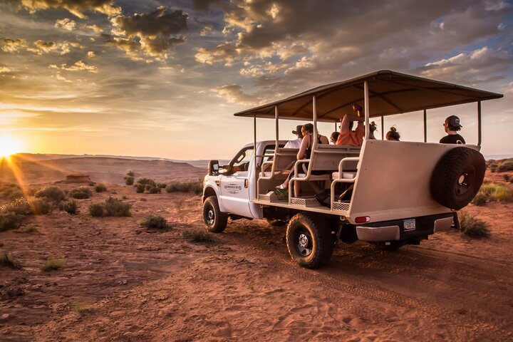 Secret Antelope Canyon and Horseshoe Bend Tour from Page | wizardtrip