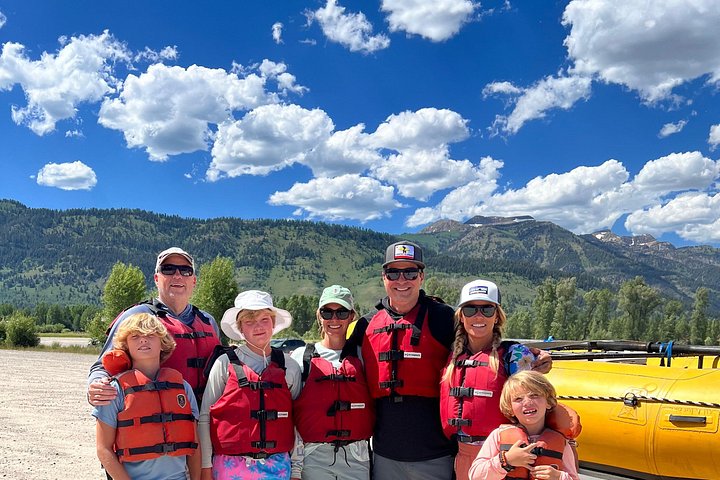 Rafting panoramique sur la Snake River à Jackson Hole, Wyoming, avec vue sur les montagnes Teton et la faune, photo 6 | wizardtrip