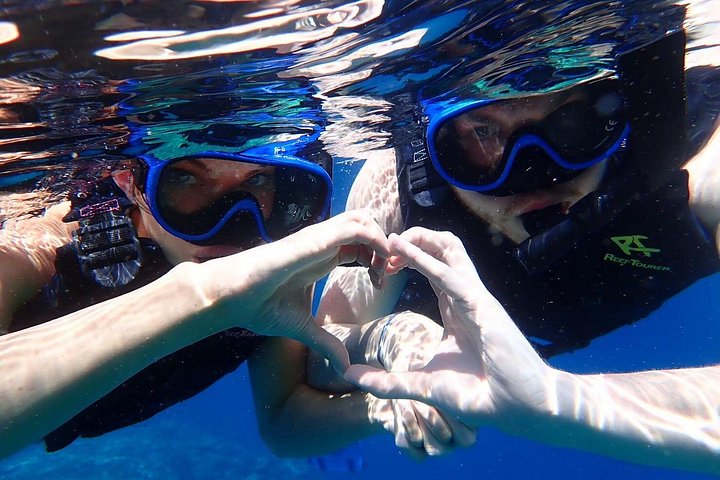 Tour de snorkel en la Cueva Azul de la isla de Ishigaki, Japón, con vibrante vida marina, foto 8 | wizardtrip
