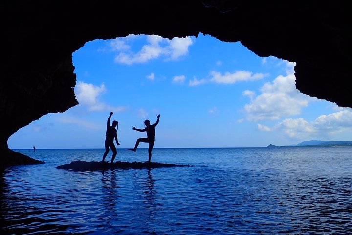Tour de snorkel en la Cueva Azul de la isla de Ishigaki, Japón, con vibrante vida marina, foto 16 | wizardtrip