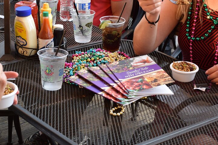 A guided food tour through New Orleans' French Quarter, tasting local specialties, photo 8 | wizardtrip