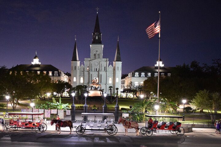 A guided food tour through New Orleans' French Quarter, tasting local specialties, photo 17 | wizardtrip