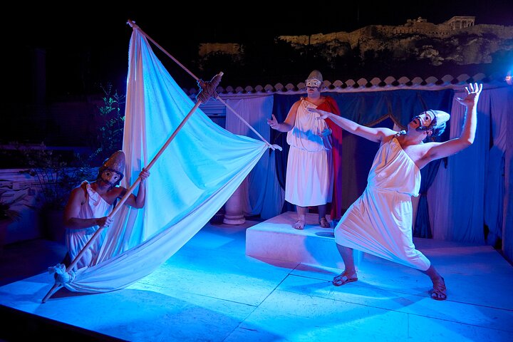 Representación de Teatro Griego al Aire Libre en Atenas | wizardtrip