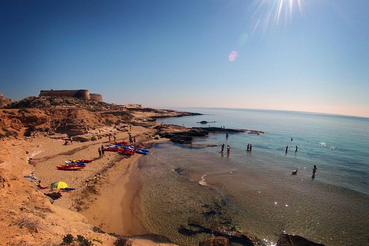 Tour guiado en kayak y snorkel explorando las calas del Parque Natural de Cabo de Gata, Almería, foto 16 | wizardtrip