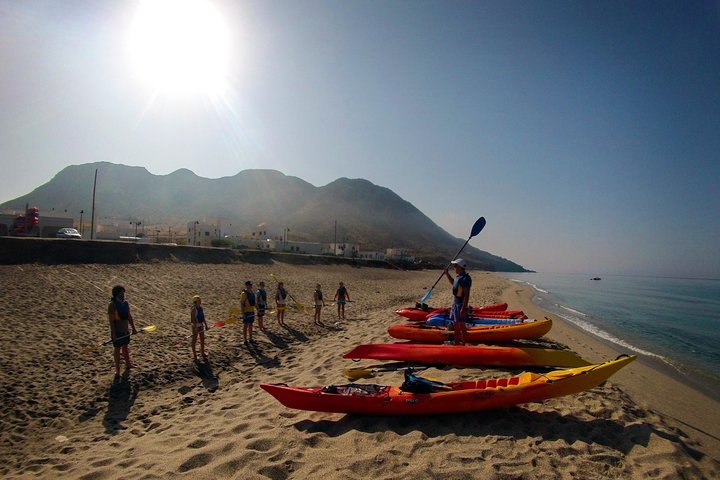 Tour guiado en kayak y snorkel explorando las calas del Parque Natural de Cabo de Gata, Almería, foto 18 | wizardtrip