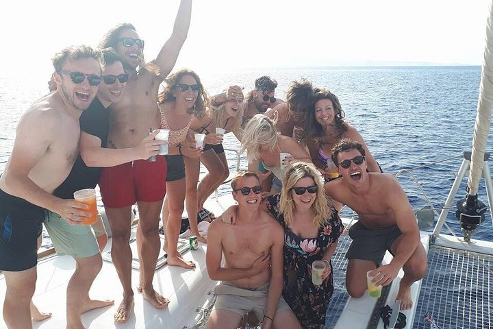 Disfruta de un crucero en catamarán todo incluido en Naxos con paradas para nadar y almuerzo, foto 12 | wizardtrip