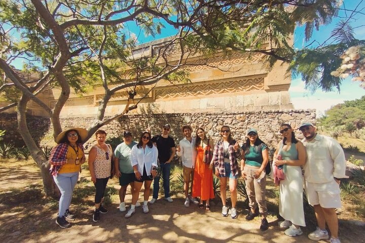 Dagtocht naar Hierve el Agua, Tuleboom, Mitla-ruïnes en een mezcal-distilleerderij in Oaxaca, Mexico, foto 13 | wizardtrip