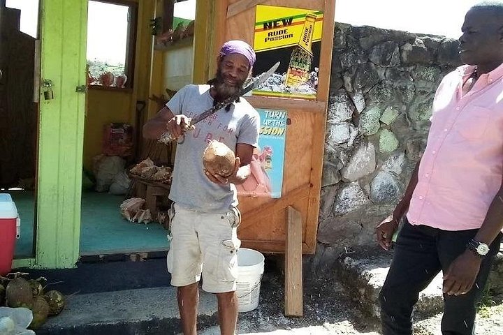 Verken de hoogtepunten van St. Lucia, waaronder markten, watervallen en iconische Pitons tijdens een begeleide tour, foto 6 | wizardtrip