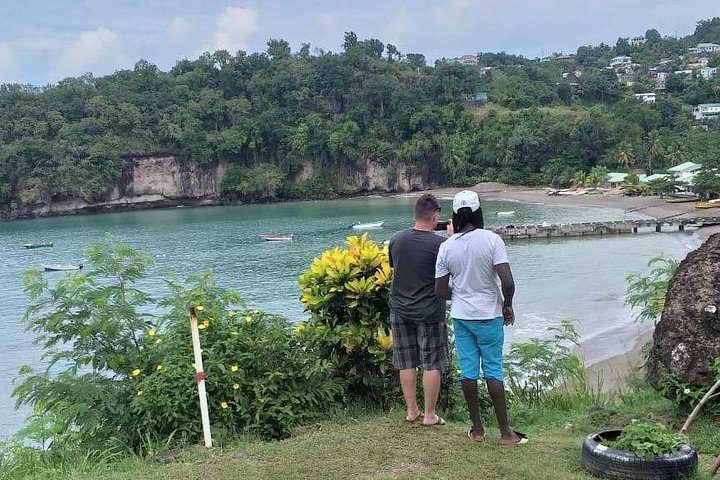 Verken de hoogtepunten van St. Lucia, waaronder markten, watervallen en iconische Pitons tijdens een begeleide tour, foto 7 | wizardtrip