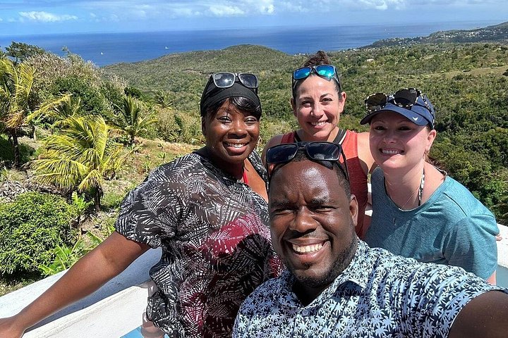 Verken de hoogtepunten van St. Lucia, waaronder markten, watervallen en iconische Pitons tijdens een begeleide tour, foto 14 | wizardtrip