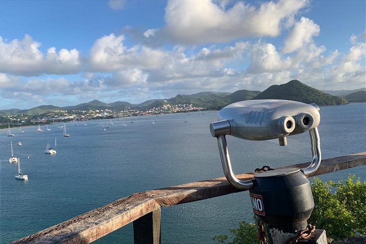 Verken de hoogtepunten van St. Lucia, waaronder markten, watervallen en iconische Pitons tijdens een begeleide tour, foto 22 | wizardtrip