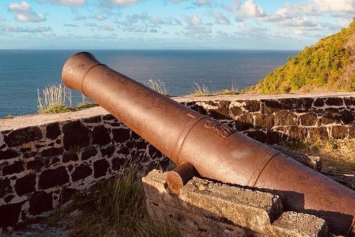 Verken de hoogtepunten van St. Lucia, waaronder markten, watervallen en iconische Pitons tijdens een begeleide tour, foto 23 | wizardtrip
