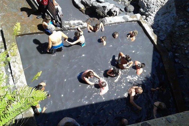 Verken de hoogtepunten van St. Lucia, waaronder markten, watervallen en iconische Pitons tijdens een begeleide tour, foto 26 | wizardtrip