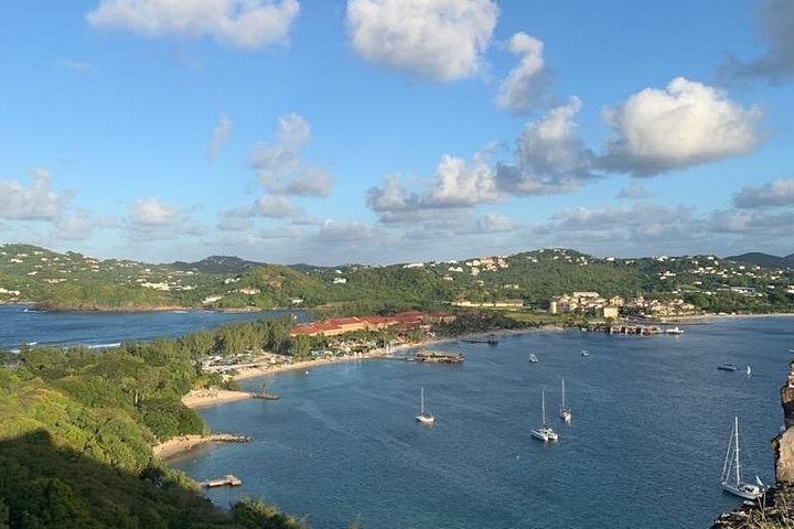 Verken de hoogtepunten van St. Lucia, waaronder markten, watervallen en iconische Pitons tijdens een begeleide tour, foto 29 | wizardtrip