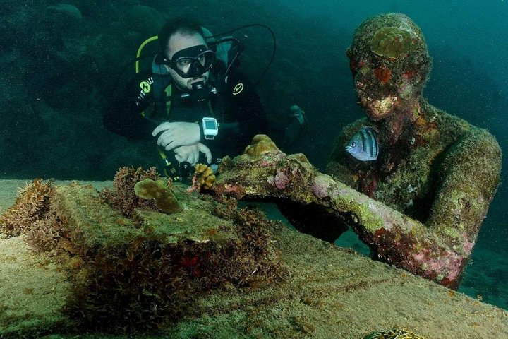 Profitez d'une visite guidée en plongée avec tuba des sculptures sous-marines uniques de Grenade et de ses récifs coralliens vibrants, photo 6 | wizardtrip