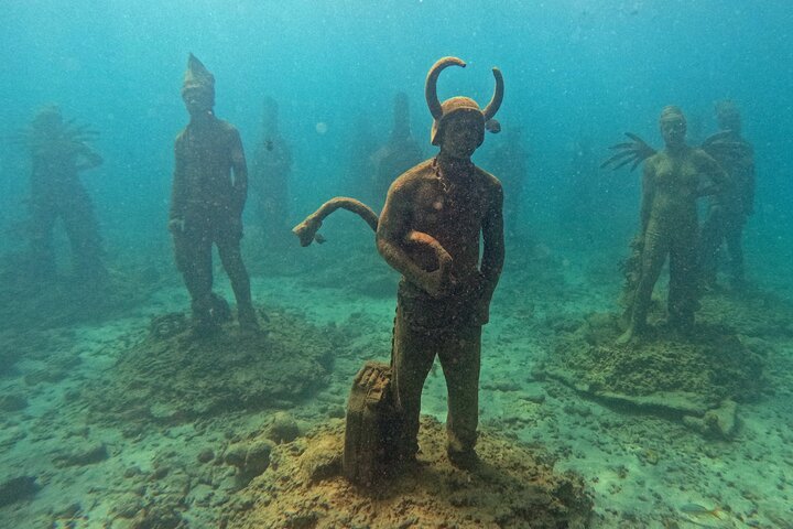 Profitez d'une visite guidée en plongée avec tuba des sculptures sous-marines uniques de Grenade et de ses récifs coralliens vibrants, photo 42 | wizardtrip