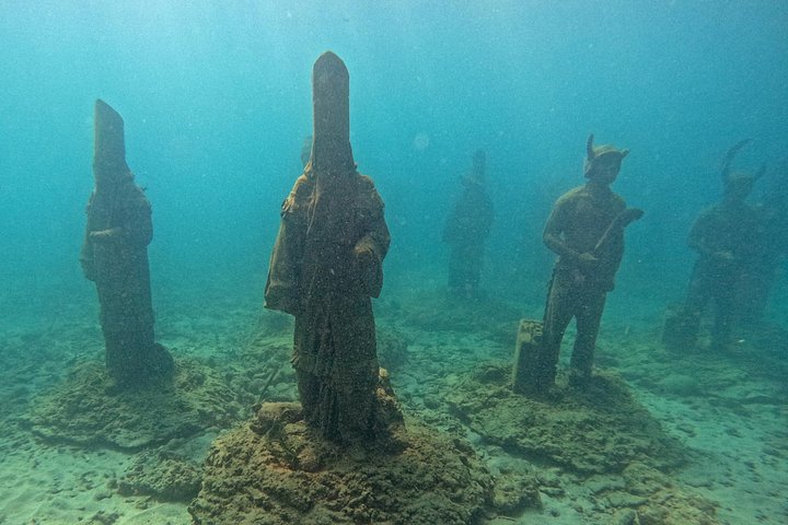 Profitez d'une visite guidée en plongée avec tuba des sculptures sous-marines uniques de Grenade et de ses récifs coralliens vibrants, photo 44 | wizardtrip