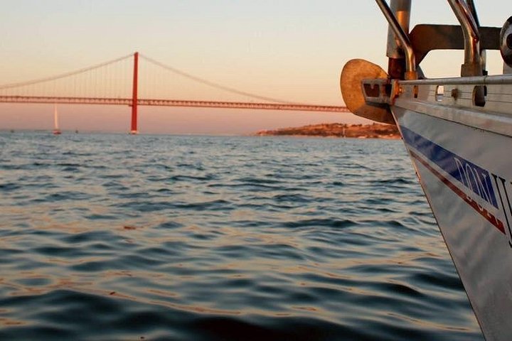 Genießen Sie eine Sonnenuntergangs-Segeltour auf dem Tejo in Lissabon mit Wein, Foto 12 | wizardtrip