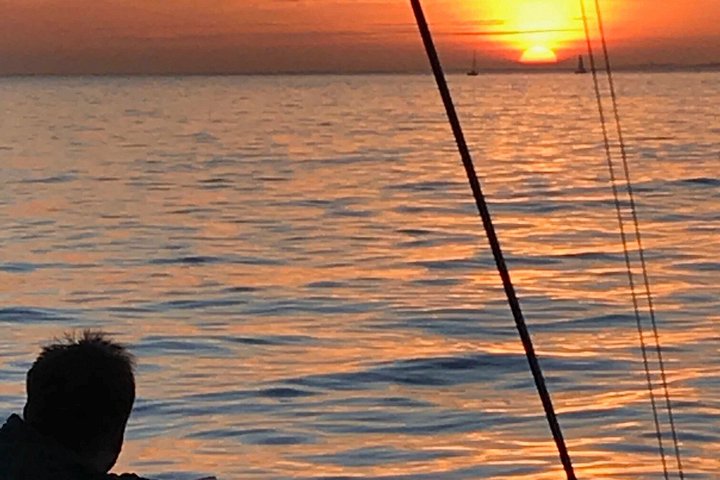 Genießen Sie eine Sonnenuntergangs-Segeltour auf dem Tejo in Lissabon mit Wein, Foto 13 | wizardtrip