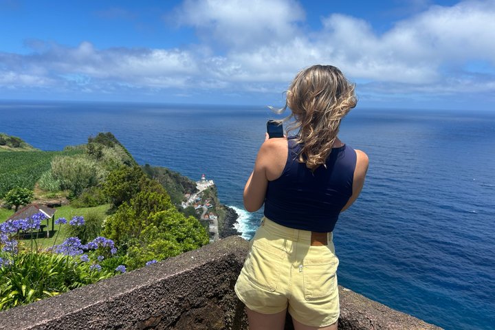 Tour em pequeno grupo explorando as cascatas escondidas, miradouros e paisagens verdejantes de São Miguel em Nordeste, Portugal, foto 12 | wizardtrip