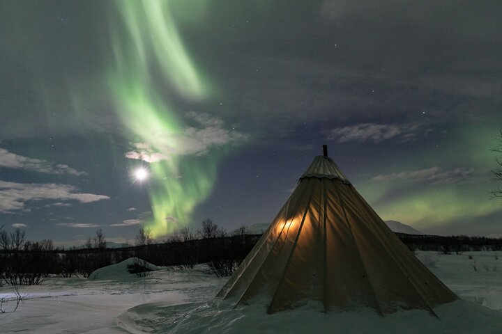 Jakt på nordlyset med fotografering i Abisko nasjonalpark, Sverige, foto 2 | wizardtrip