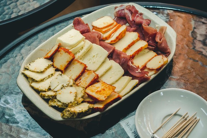 ポルトガル、ポルトでのガイド付きイブニングフード＆ドリンクツアー。地元のペティスコスとワインをお楽しみください、写真7 | wizardtrip
