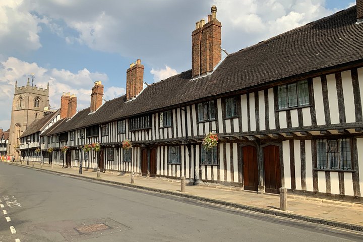 Visite guidée à pied explorant la maison natale de Shakespeare et les sites historiques de Stratford-upon-Avon, photo 8 | wizardtrip